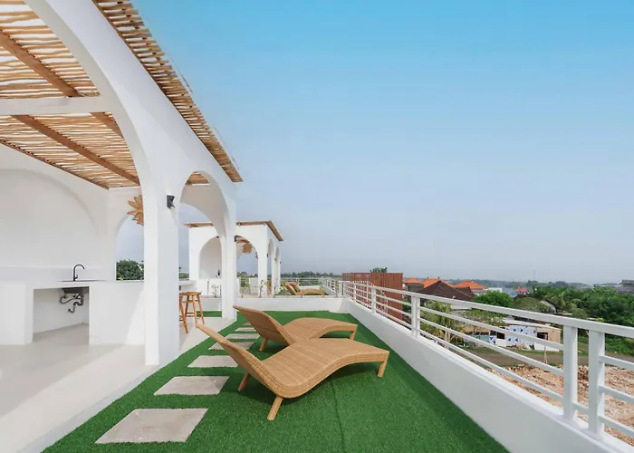 Tropical 2Br Villa W/ Rooftop & Private Pool